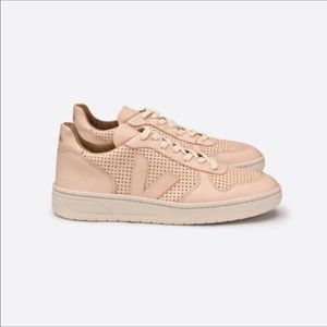 Vera Bastille V10 Sneakers 11